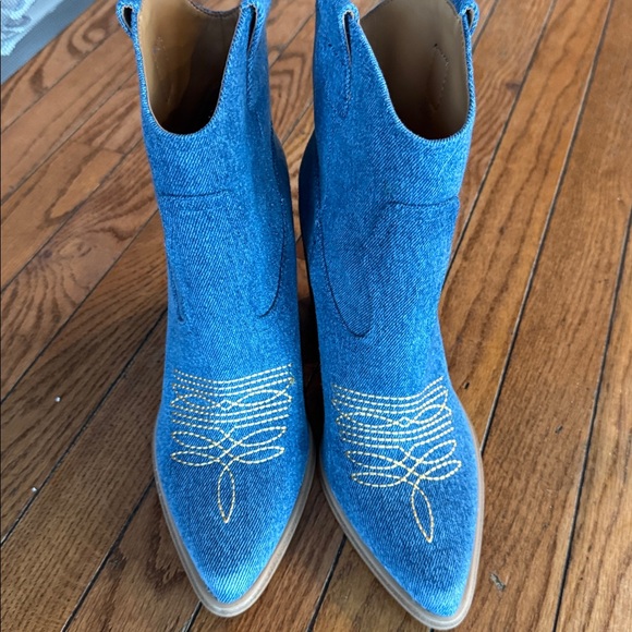 Marc Fisher Blue and Tan Western Boots- never worn - Picture 1 of 6